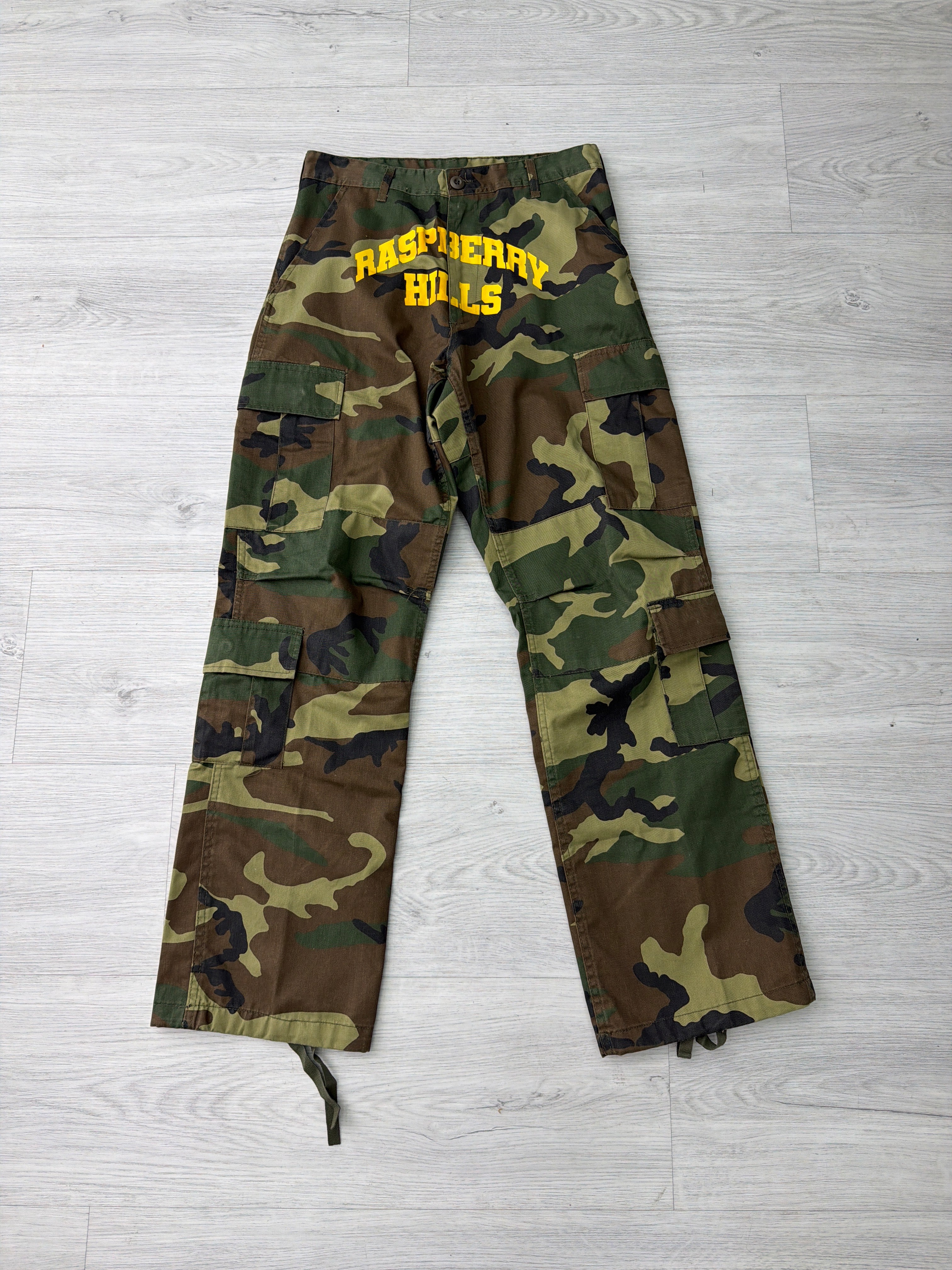 Raspberry Gv Gallery Camo Cargos
