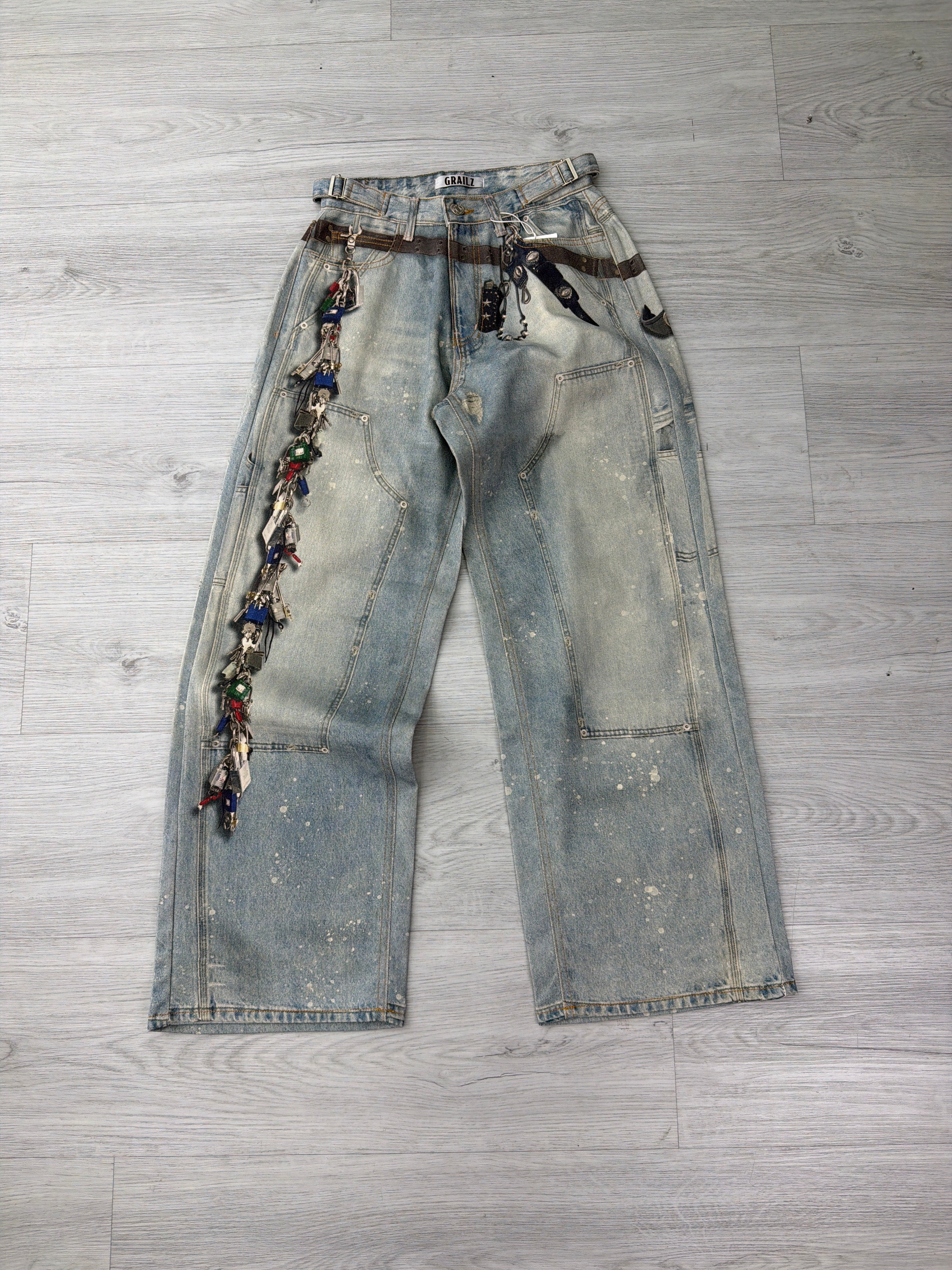 Grailz jeans light wash key chain illusuion jeans
