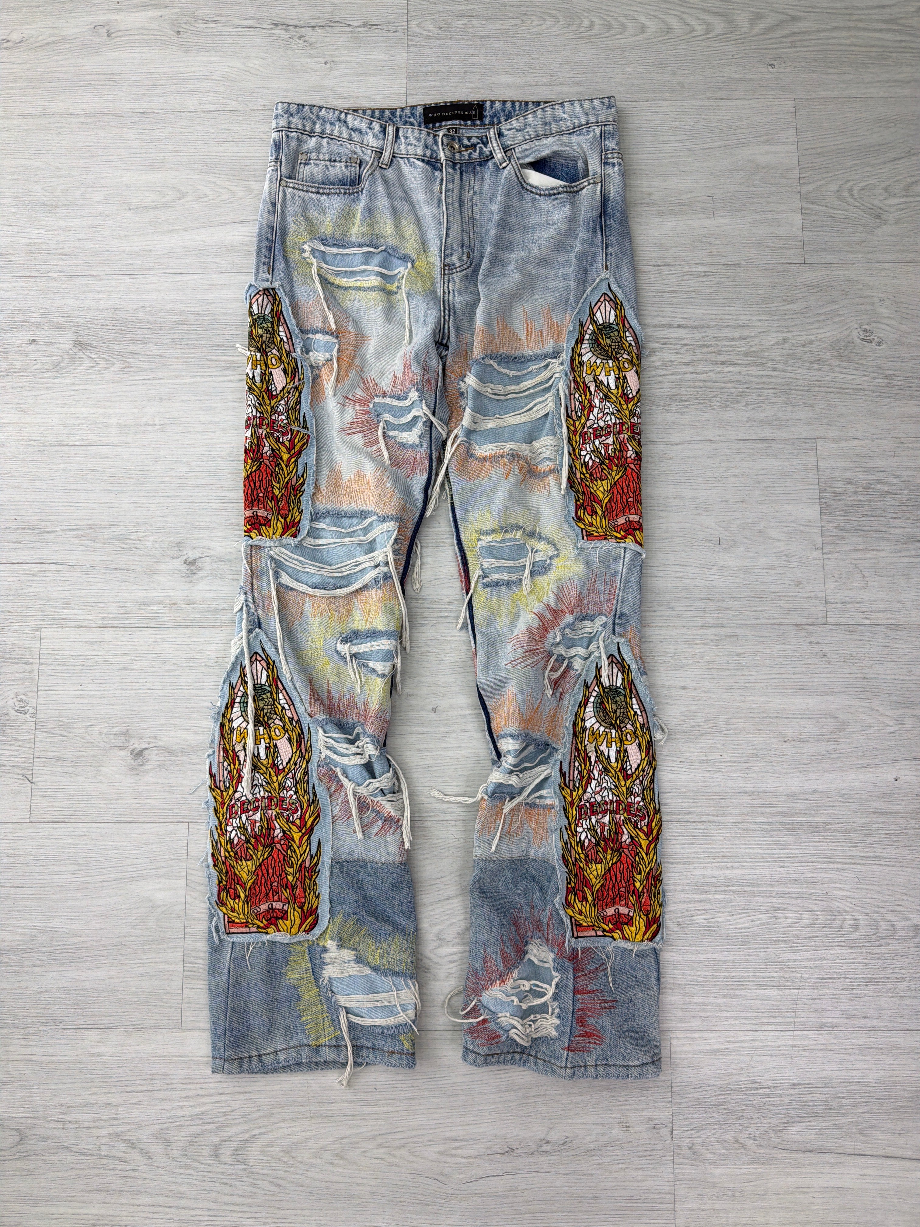 WHO DECIDES WAR 'BARRAGE DENIM' LIGHT WASH JEANS