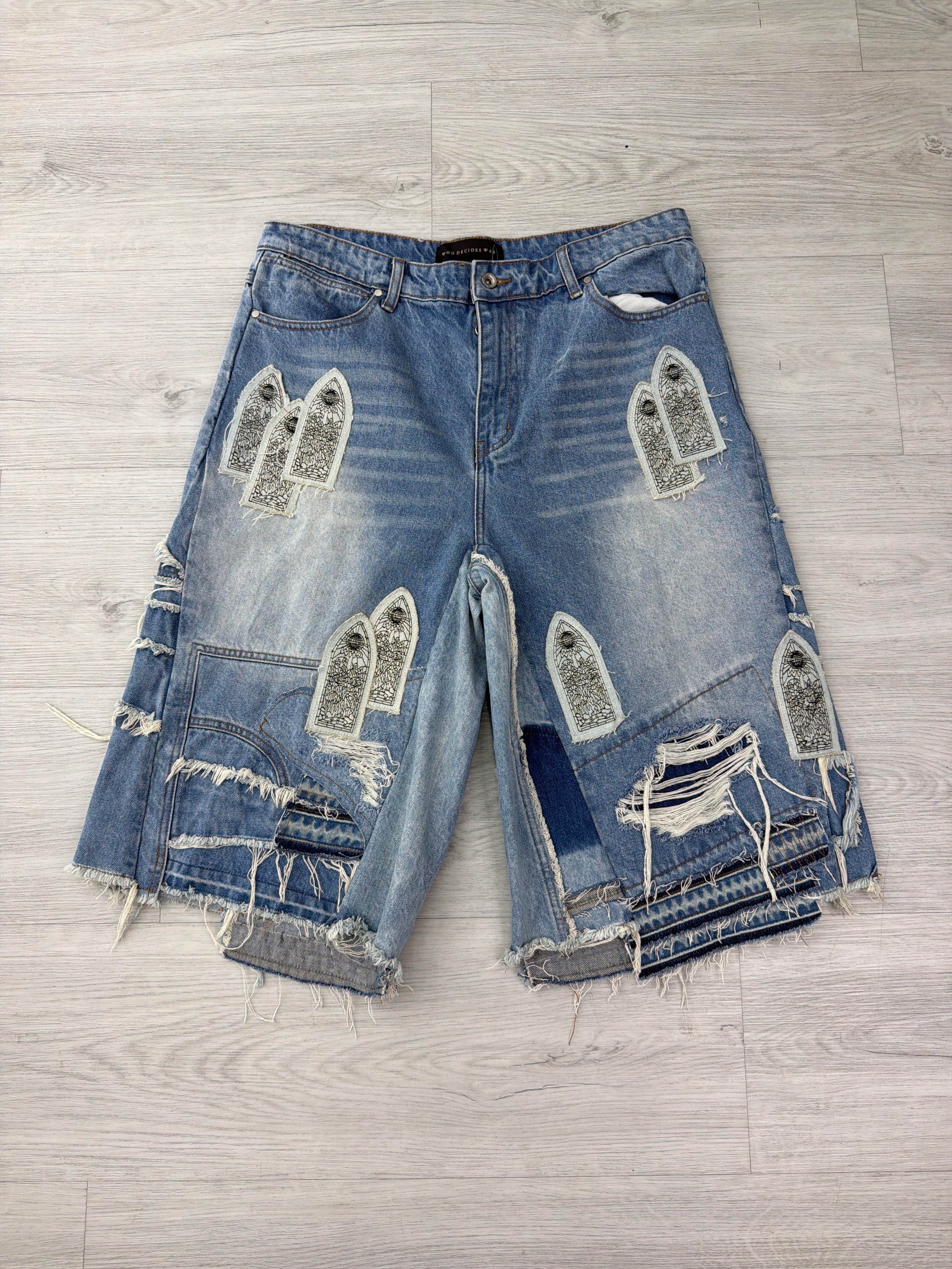 Who Decides War arch blowout denim shorts - Blue
